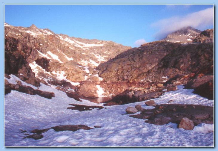 22 arrivo al lago ma il tempo peggiora e scendo